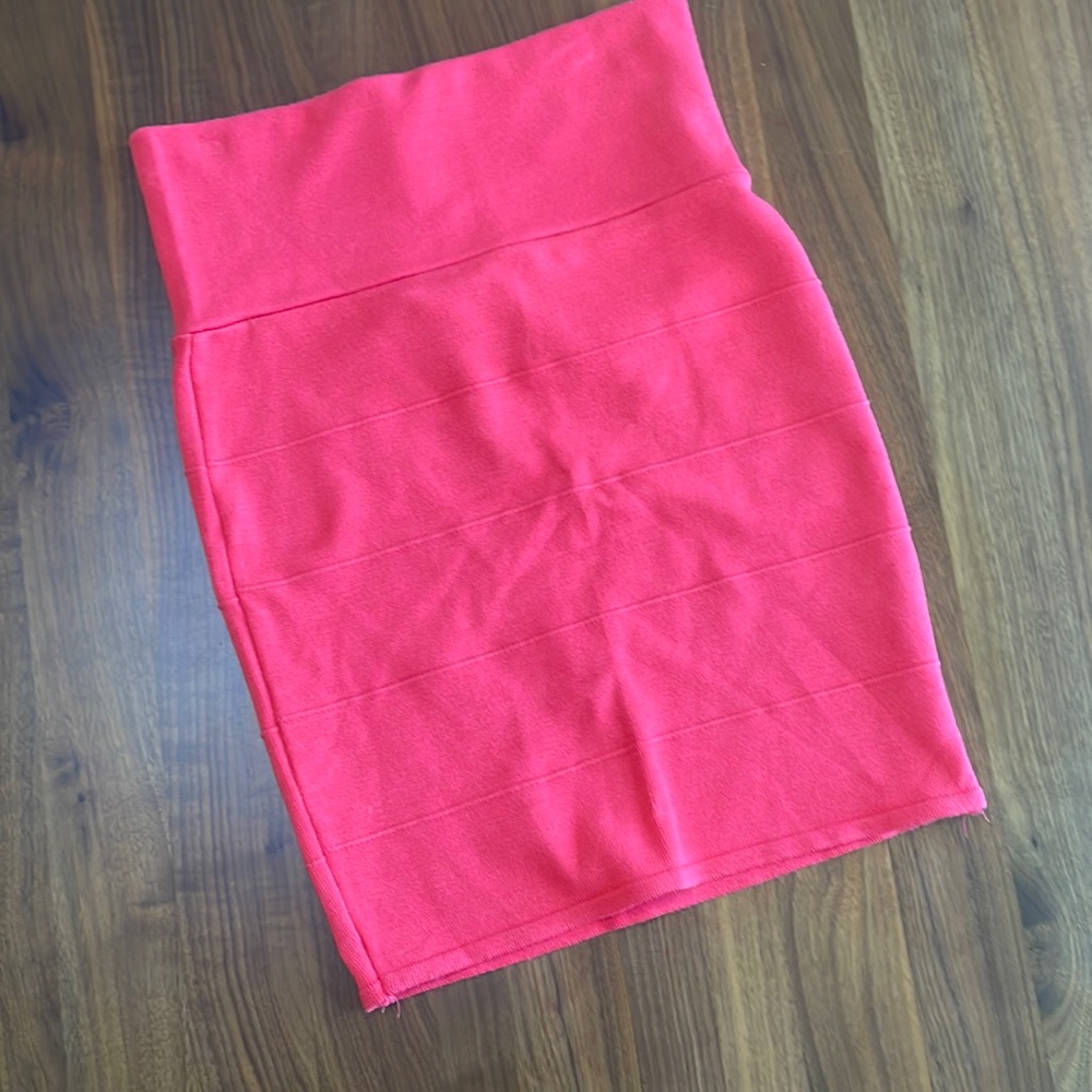 Coral Pink Body con skirt